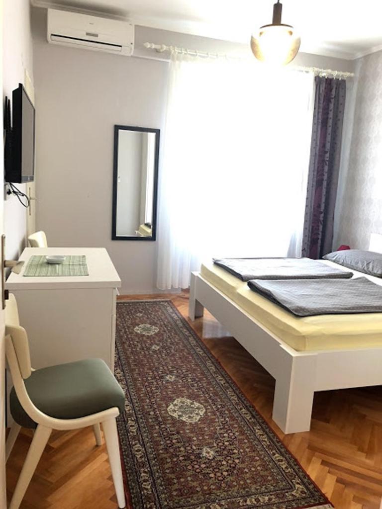 Apartments And Rooms By The Sea Barbat, Rab - 4973 Rab Town Exterior foto