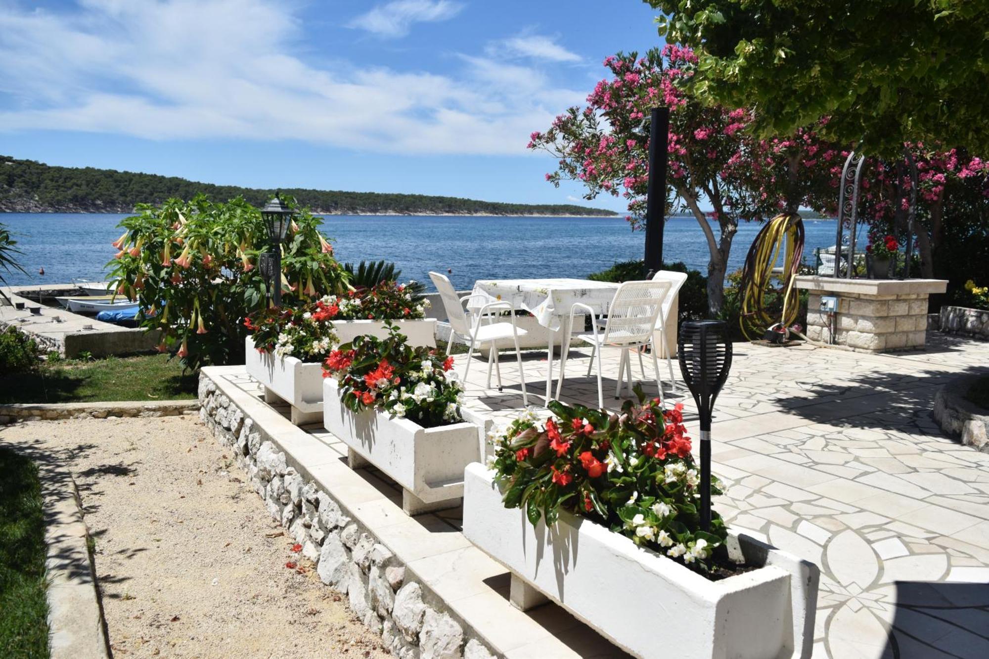 Apartments And Rooms By The Sea Barbat, Rab - 4973 Rab Town Exterior foto