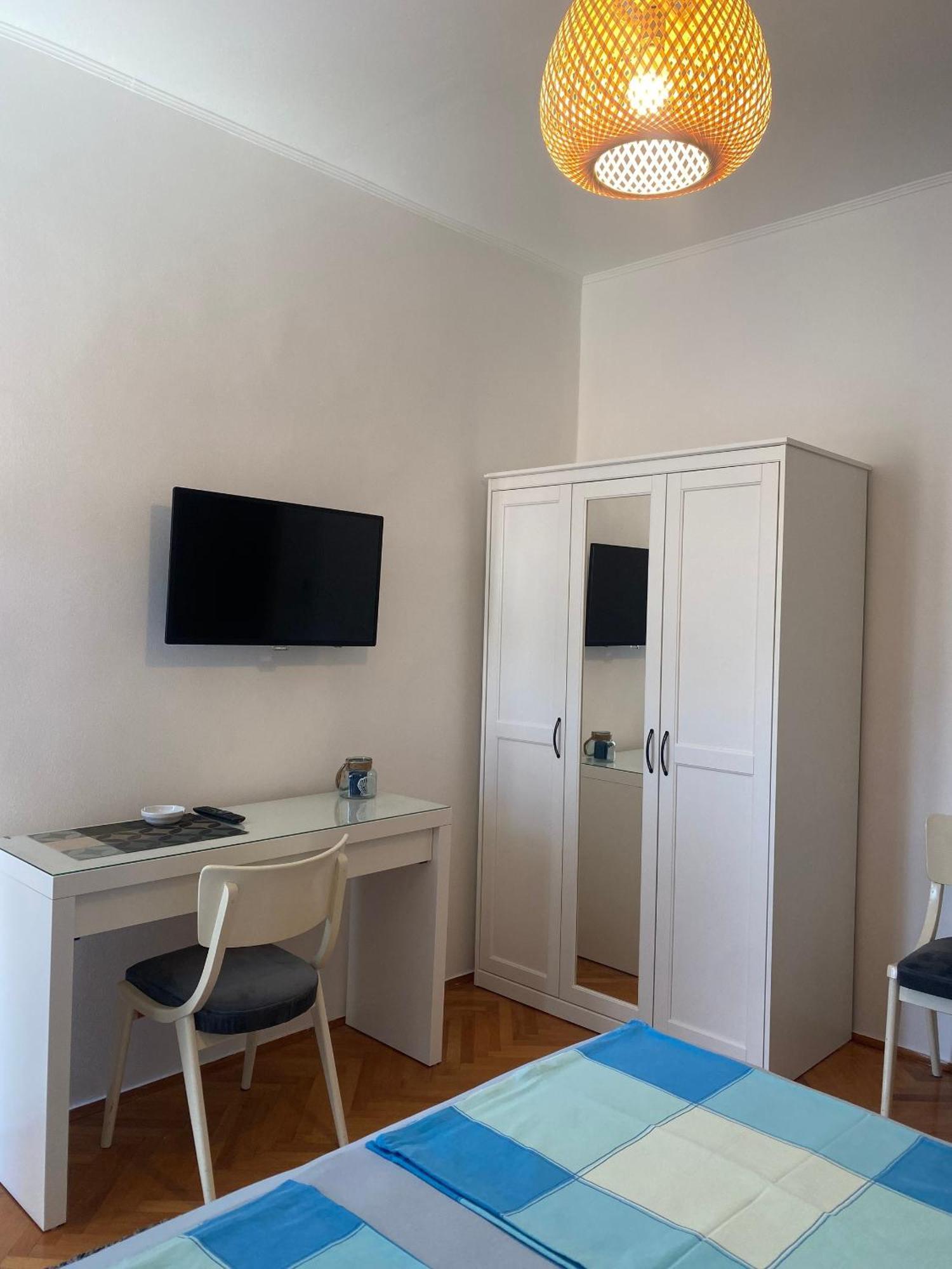 Apartments And Rooms By The Sea Barbat, Rab - 4973 Rab Town Zimmer foto